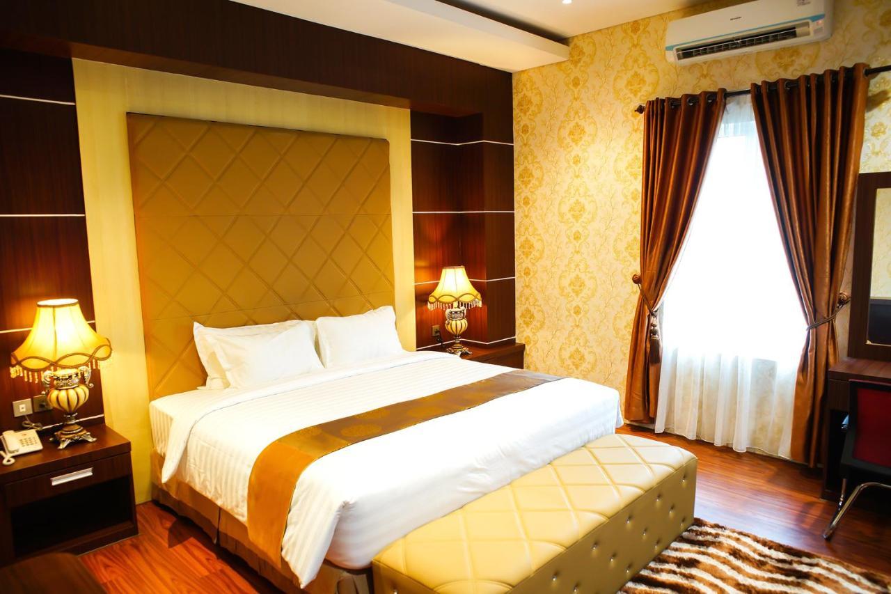 Singapore City Hotel Batu Bara Sungaibalai ภายนอก รูปภาพ