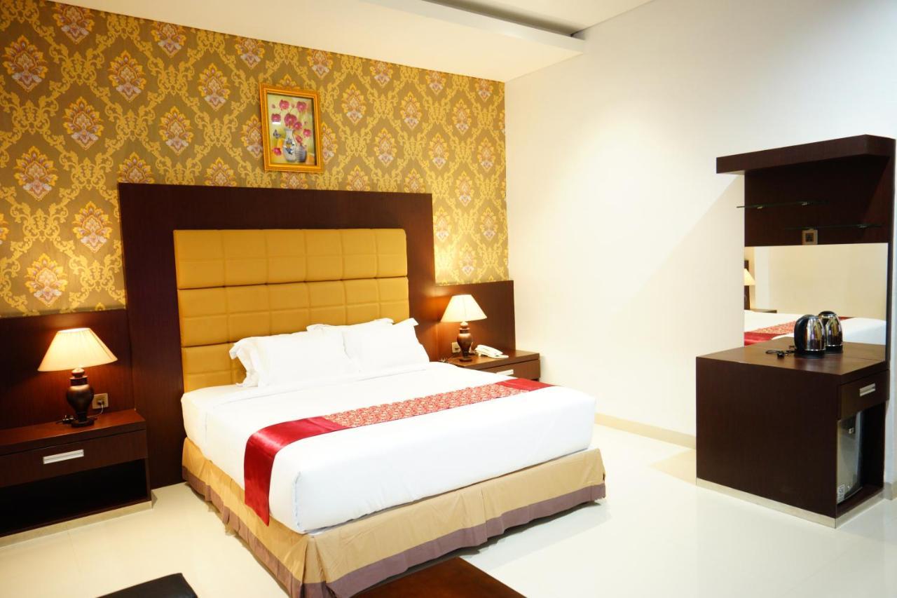Singapore City Hotel Batu Bara Sungaibalai ภายนอก รูปภาพ