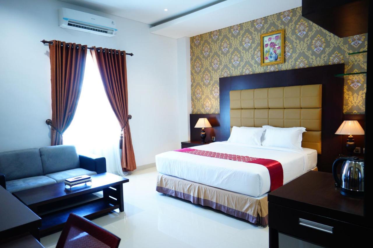Singapore City Hotel Batu Bara Sungaibalai ภายนอก รูปภาพ